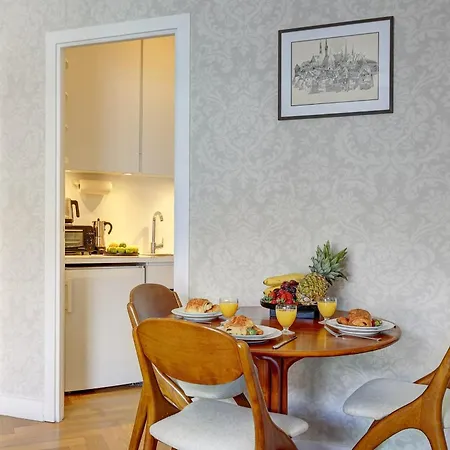 Eiffel Tower - 1br With Balcony - Cityapartmentstay Apartmán *