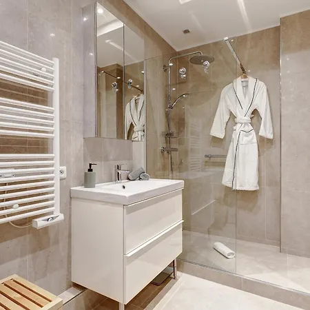 Eiffel Tower - 1br With Balcony - Cityapartmentstay * Paříž